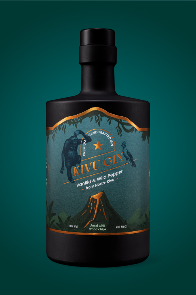 Bouteille de Kivu Gin artisanal avec saveurs de vanille et poivre sauvage du Nord-Kivu.